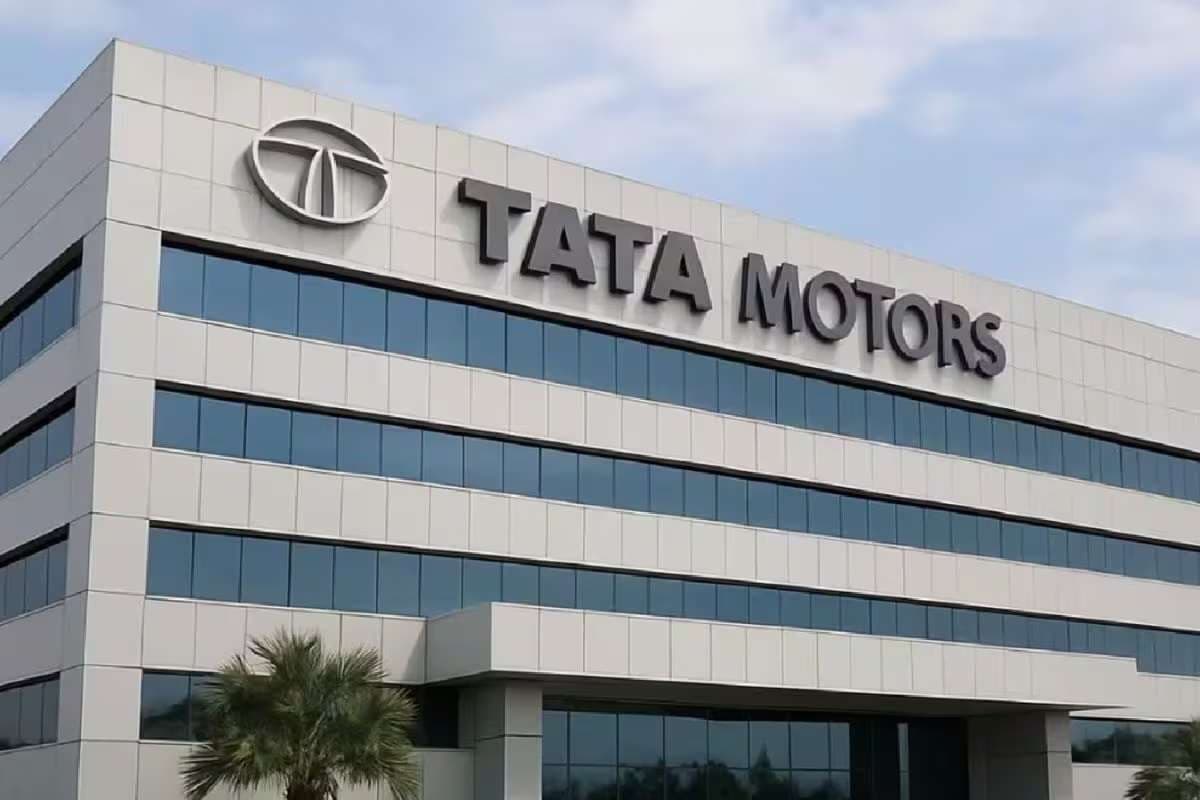 Tata Motors Share Price: डीमर्जर से पहले स्थिर क्यों बना है टाटा मोटर्स का शेयर, जानें कब है रिकॉर्ड डेट?