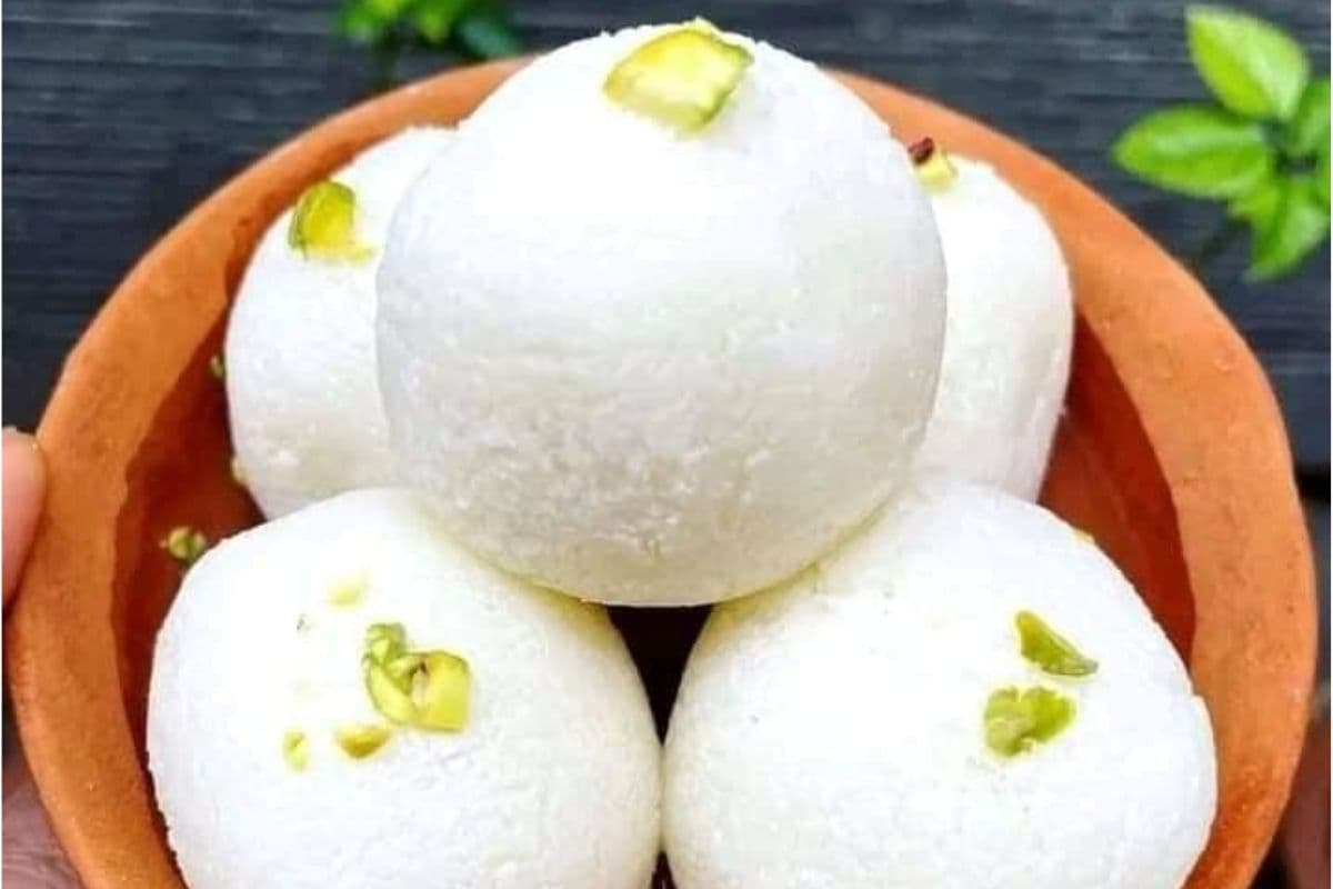 Vishwakarma Puja Rasgulla Recipe: चीनी की जगह शहद, विश्वकर्मा पूजा के लिए बनाएं हेल्दी रसगुल्ला