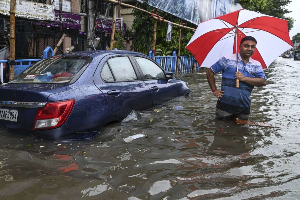 Aaj ka Mausam : लो प्रेशर बिगाड़ेगा मौसम, 2 अक्टूबर तक इन राज्यों में भारी बारिश का अलर्ट, आया बड़ा अपडेट