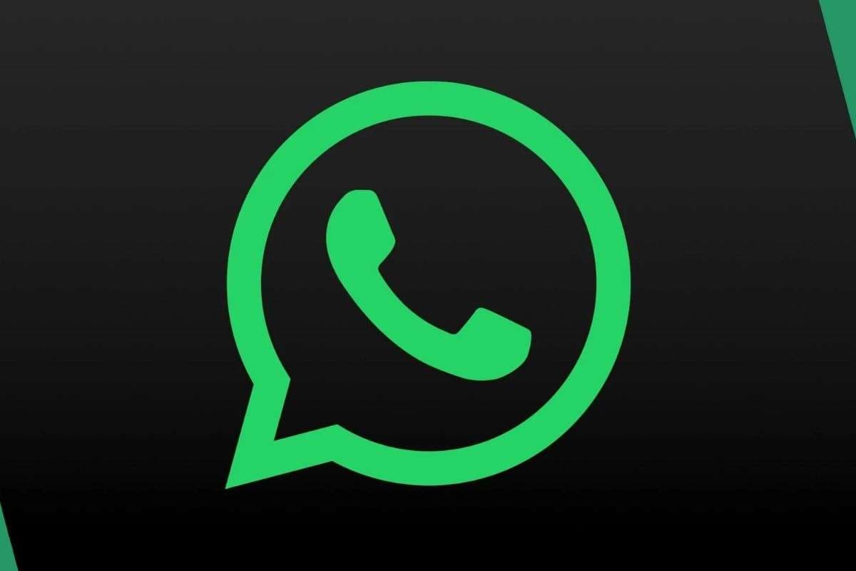 WhatsApp Update LIVE Photos