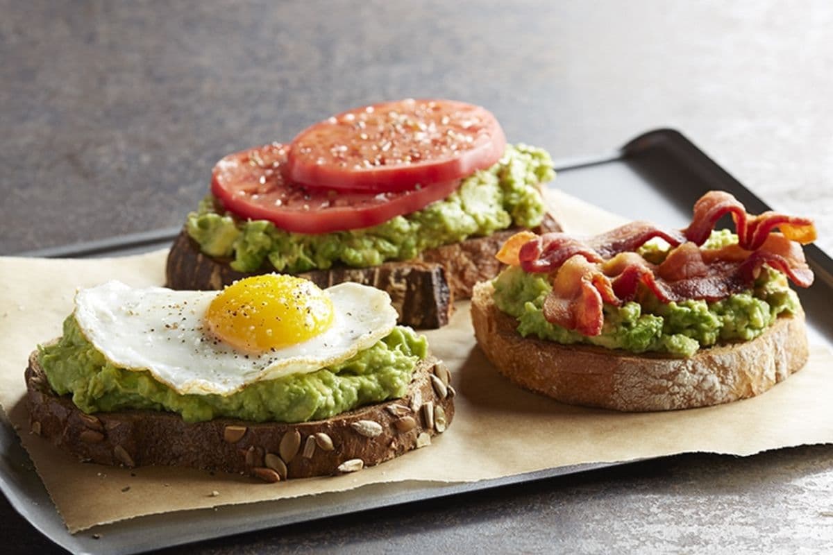 Avocado Toast Recipe: झटपट तैयार करें हेल्दी एवोकाडो टोस्ट, स्वाद और सेहत का है बेस्ट कॉम्बिनेशन