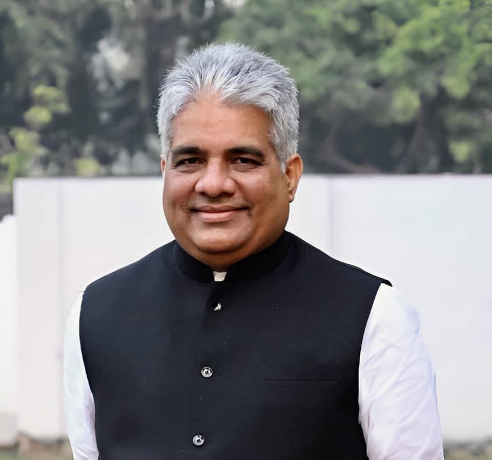 Environment: आर्थिक विकास और पर्यावरण संरक्षण के बीच संतुलन बनाना जरूरी