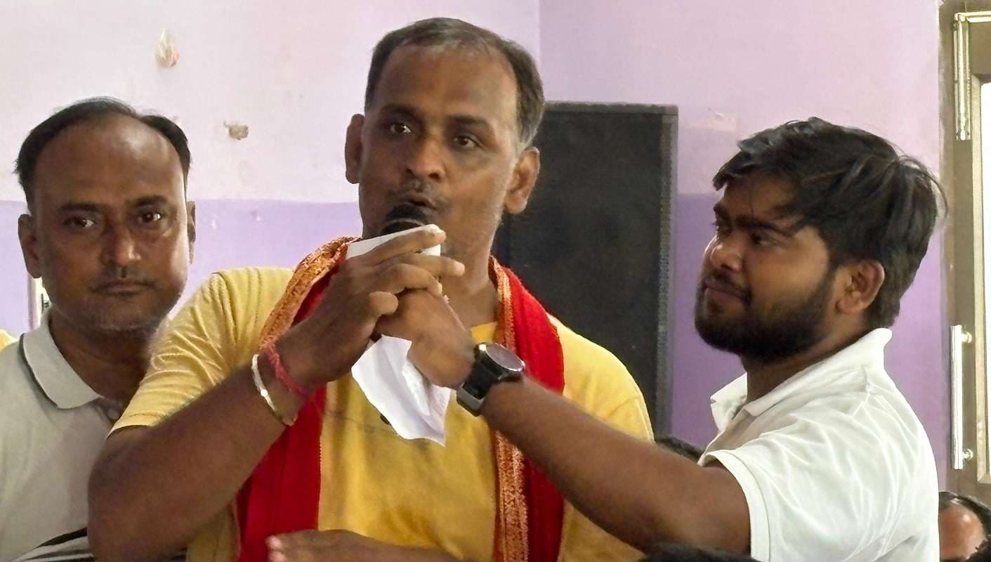 Bihar Election Express: बोचहां में बिना रिश्वत के कोई काम नहीं होता, चौपाल में जनता के तीखे सवालों से परेशान दिखे नेता