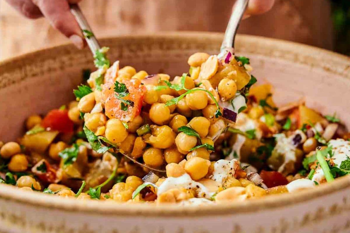 Chickpea Chaat Recipe: झटपट बनाएं हेल्दी चना चाट, स्वाद और सेहत से भरपूर