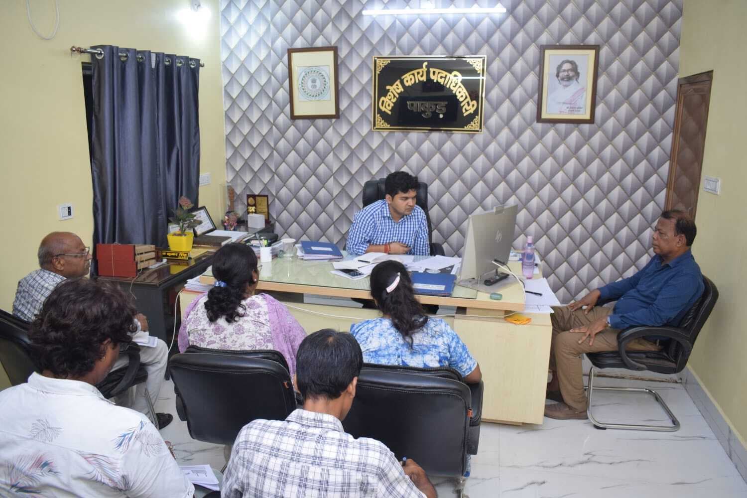 डीसी ने 15 तक 225 आवासों को पूर्ण कराने का निर्देश