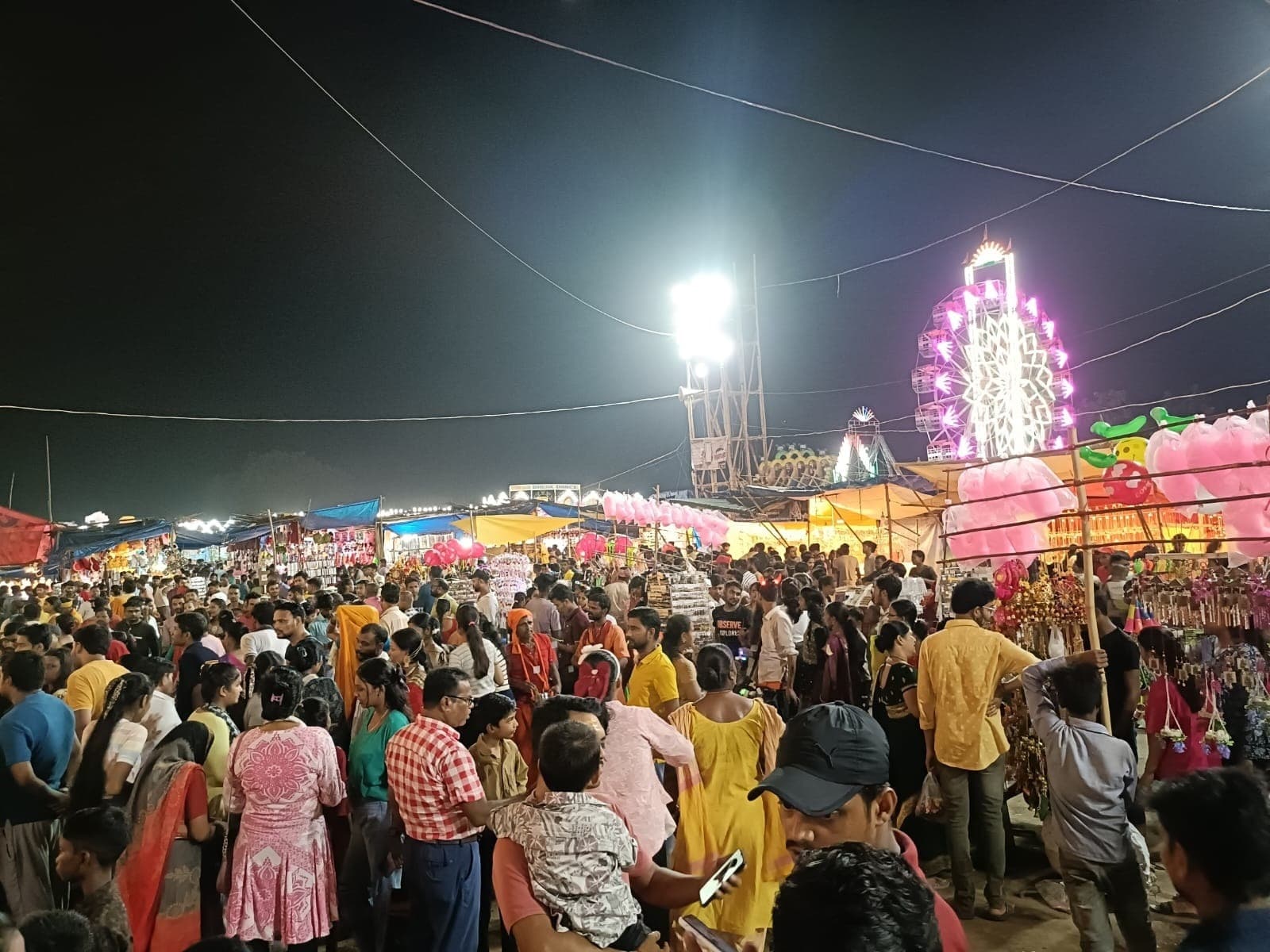 गुलाबबाग में गणपति महोत्सव के उमंग संग जमने लगा है मेला का रंग