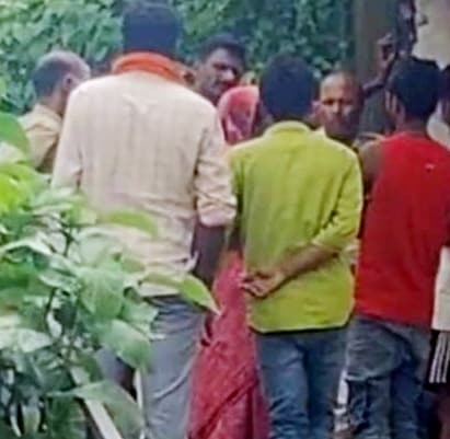 प्रेम विवाह के डेढ़ साल बाद विवाहिता ने फंदे से लटककर दी जान