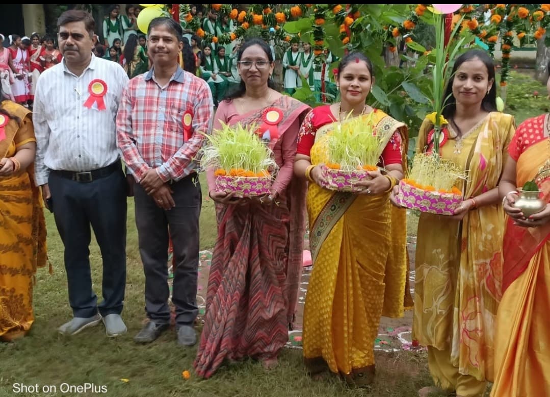 एसएस स्कूल में करम उत्सव का आयोजन