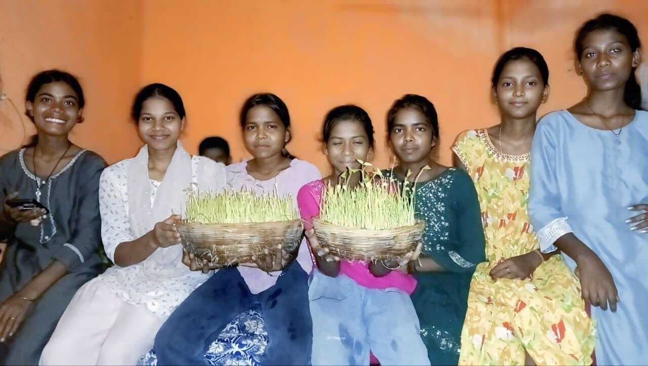 करमा पूजा की तैयारी पूरी, ढोल-मांदर की थाप पर आज शाम झूमेंगे खलारीवासी