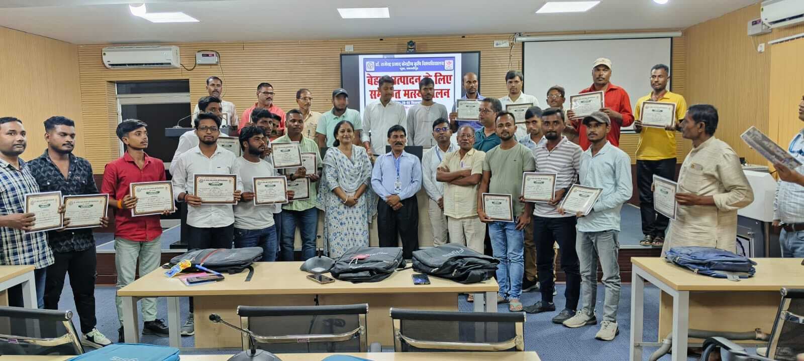 Samastipur News:ग्रामीण विकास में मत्स्यपालन की महत्वपूर्ण भूमिका : डॉ सतपथी