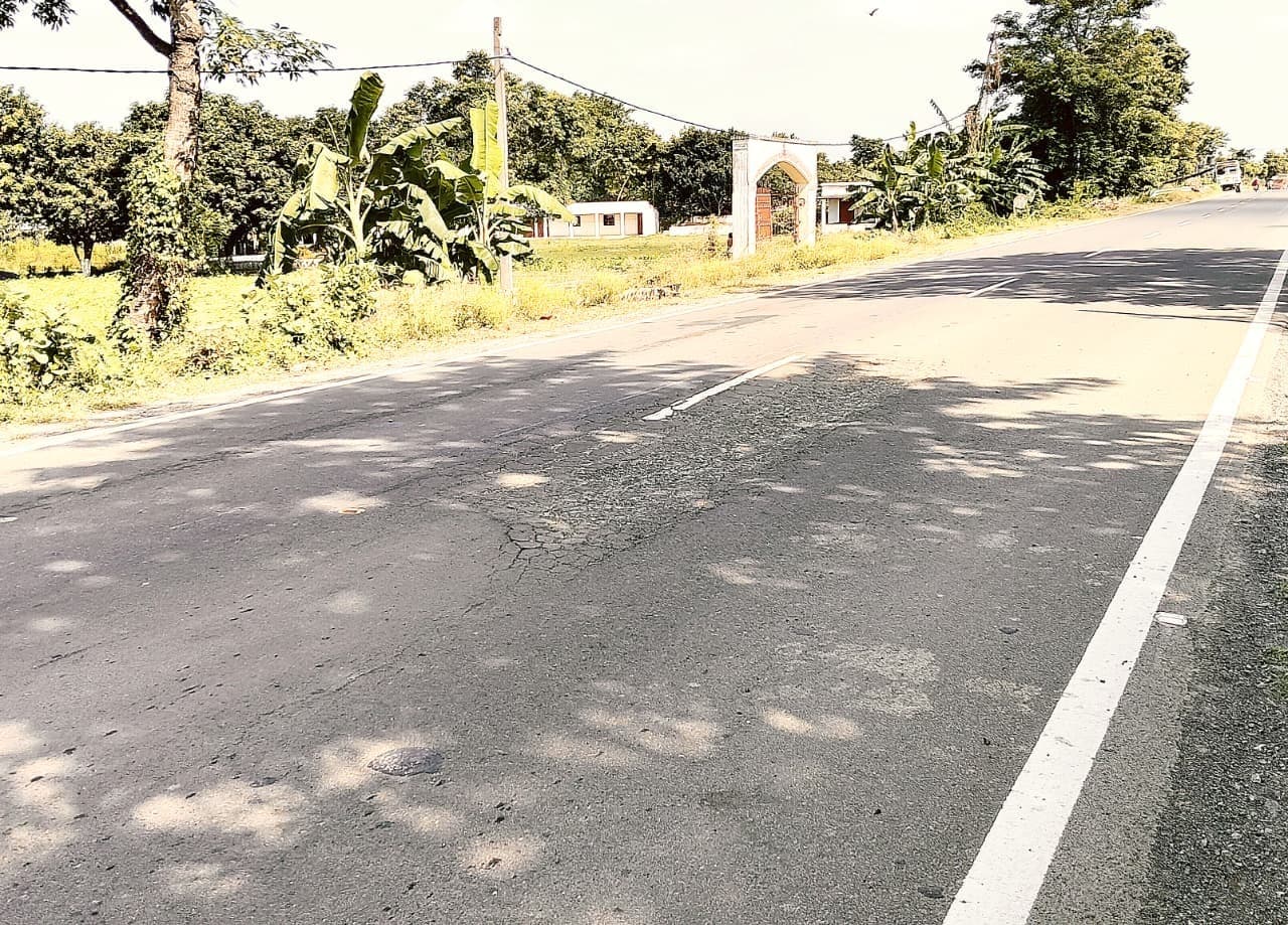 मधेपुरा-उदाकिशुनगंज एनएच 106 पर गड्ढों की मार, वाहन चालक परेशान