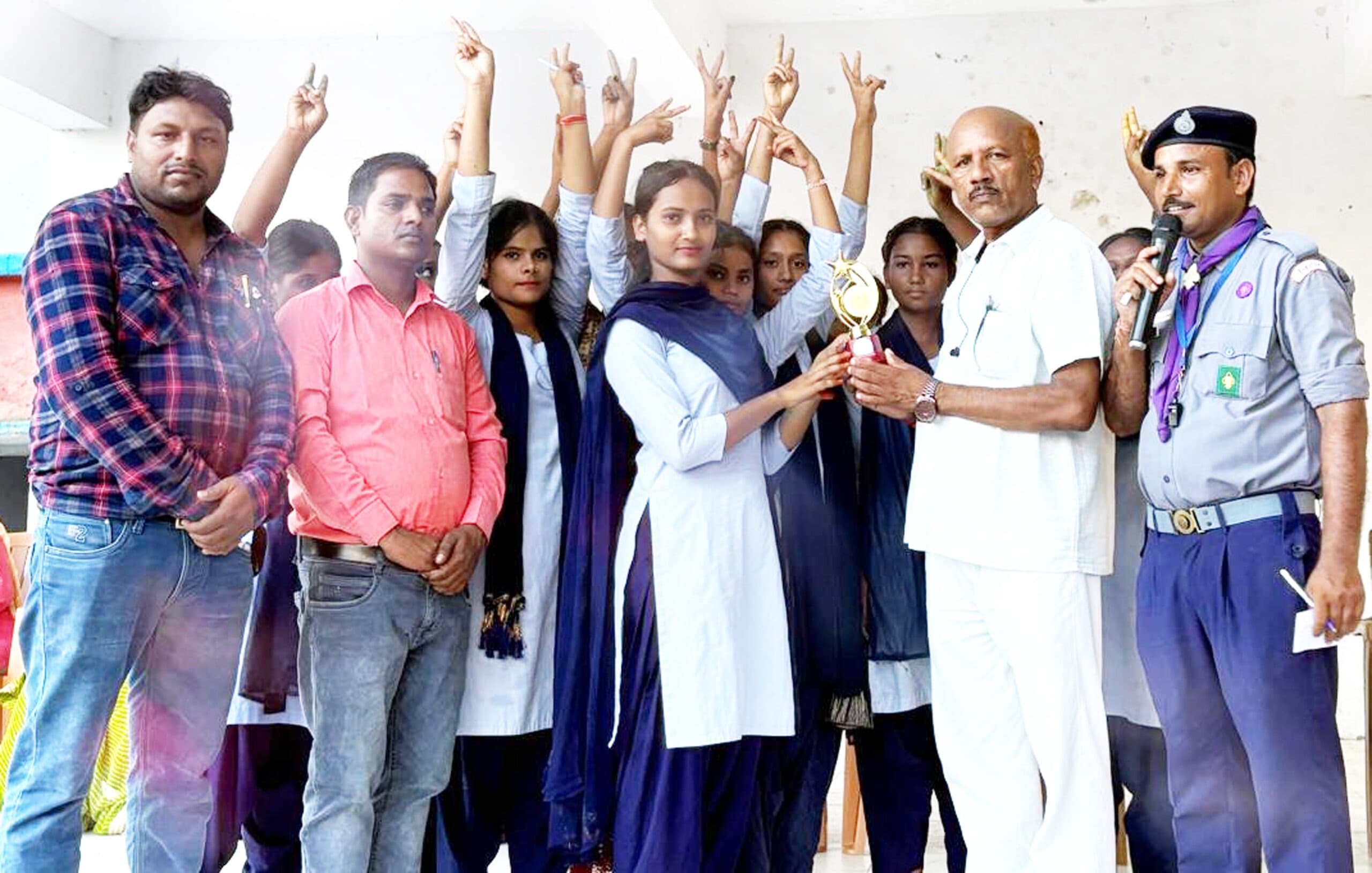 गूंजता रहा वंदे मातरम् का नारा, बच्चों की संगीतमय प्रस्तुति ने लोगों का मन मोहा