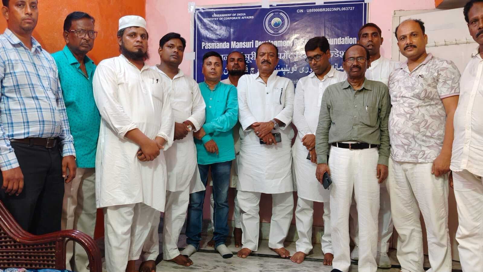 मुख्यमंत्री को पहला प्रतिष्ठित अवार्ड जननायक कर्पूरी ठाकुर रत्न सम्मान 2025 : मो फिरोज