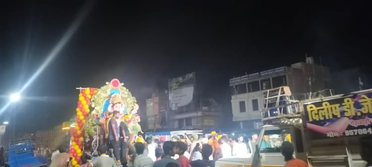 विसर्जन में गणपति बप्पा मोरया के जयघोष से भक्तिमय हुआ क्षेत्र