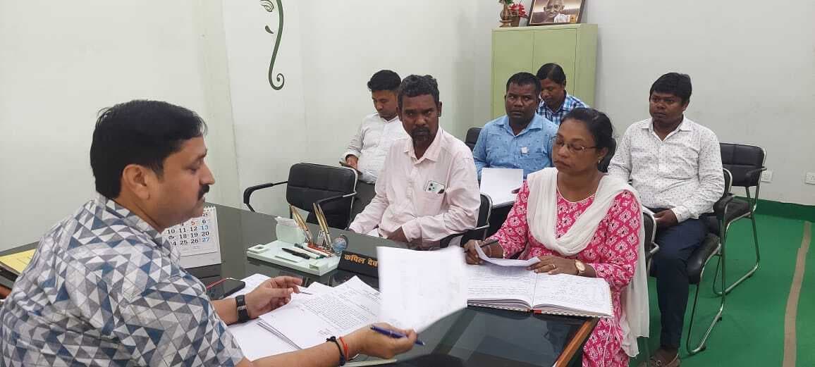 आंगनबाड़ी केंद्रों की जमीन संबंधी रिपोर्ट दो दिनों में दें : सीओ