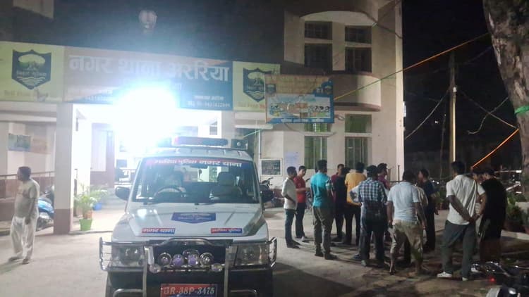 राजस्व कर्मी से सोने के अंगूठी व लाॅकेट की छिनतई