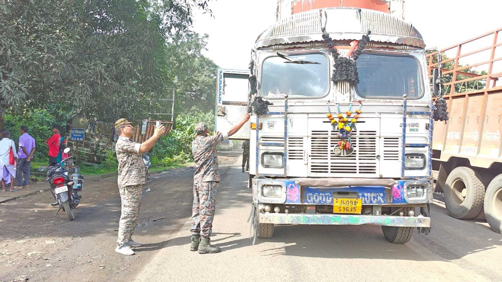 चेकिंग के दौरान 24 वाहनों का काटा गया चालान