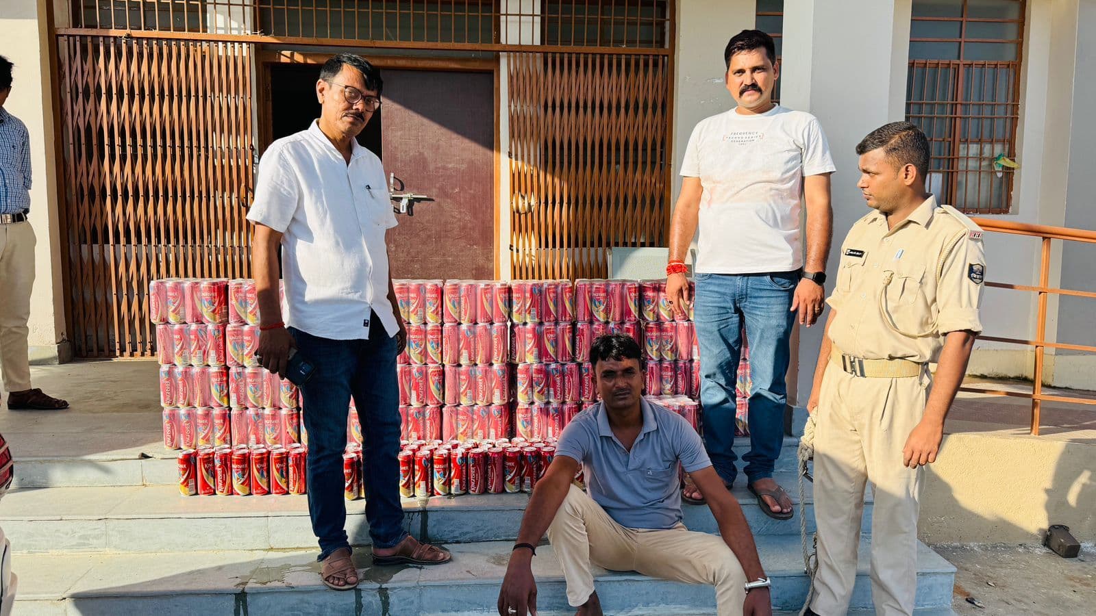 स्कॉर्पियो से 252 लीटर शराब बरामद, एक तस्कर गिरफ्तार