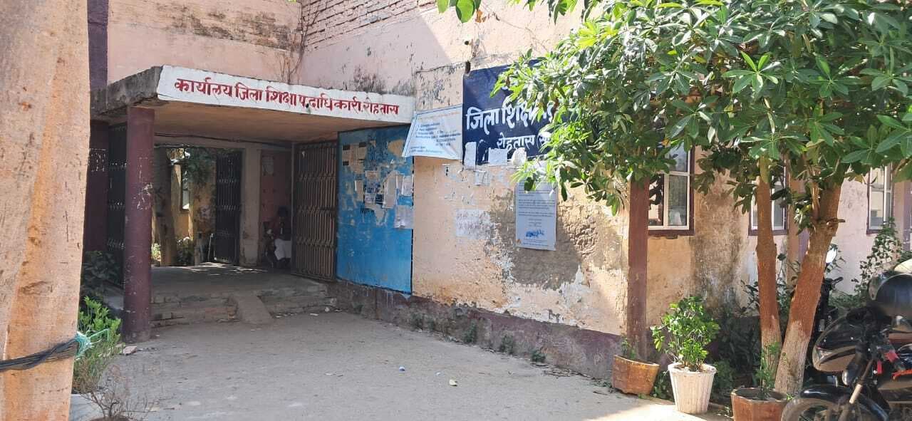 2295 स्कूलों के एचएम होंगे हाइटेक, जिले में पहुंचे 2122 टैबलेट