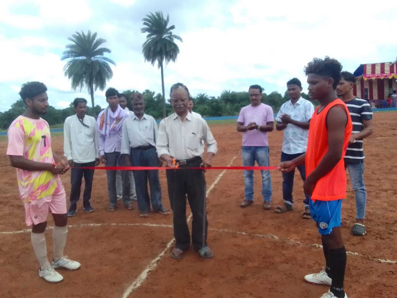 उद्घाटन मुकाबले में एके क्लब ने ब्लैक फाइट को 4-0 गोल से हराया