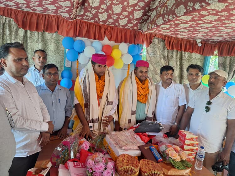 स्थानांतरण पर थानाध्यक्ष को दी विदाई