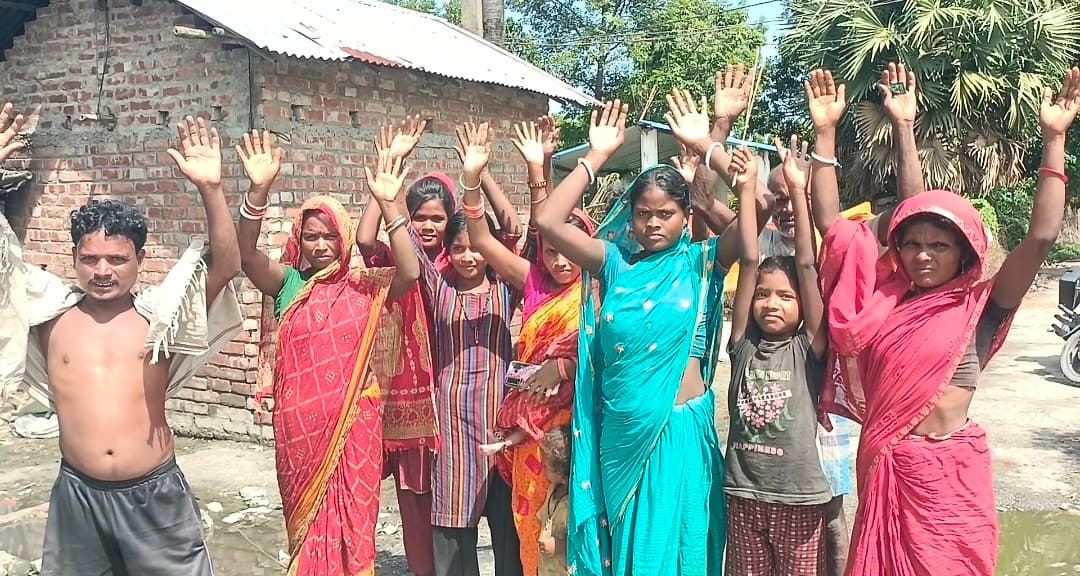 नाला निर्माण व जल निकासी के लिए किया प्रदर्शन