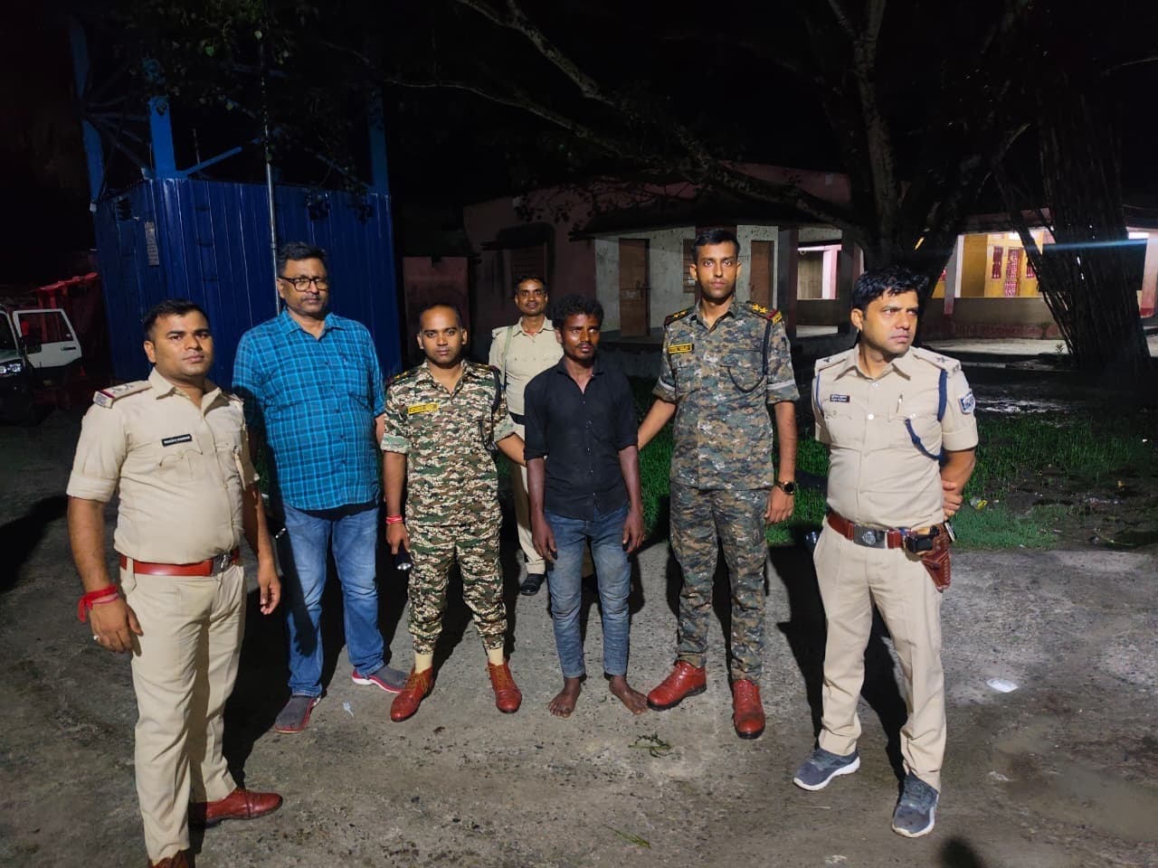 हत्या के प्रयास व आर्म्स एक्ट में आरोपित गिरफ्तार