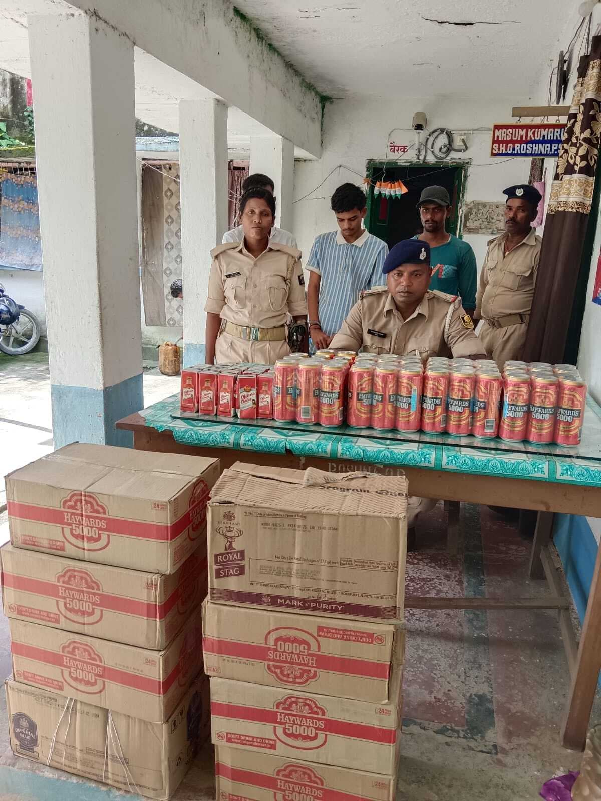 तीन तस्कर 113 लीटर शराब के साथ किया गिरफ्तार