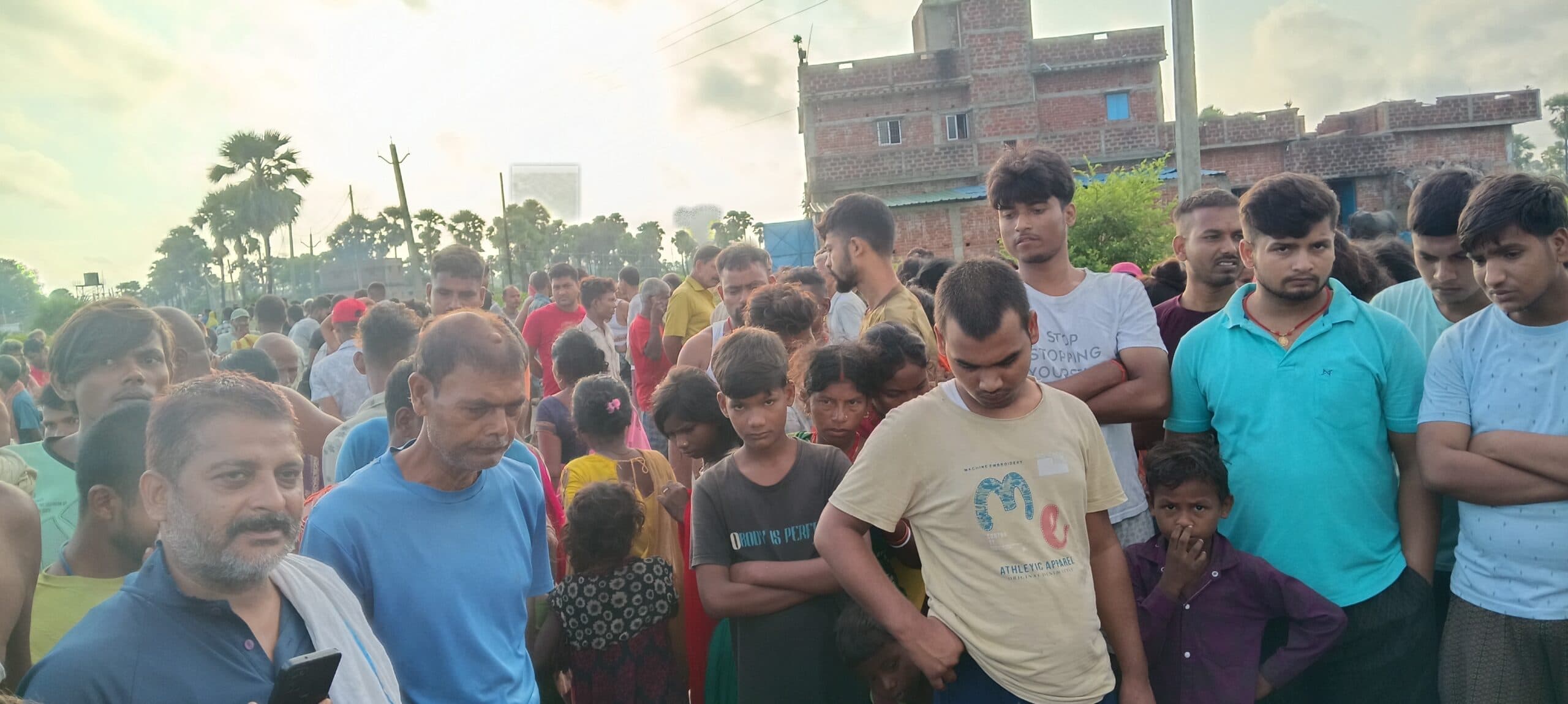 ट्रक के धक्के से बाइक सवार युवक की मौत