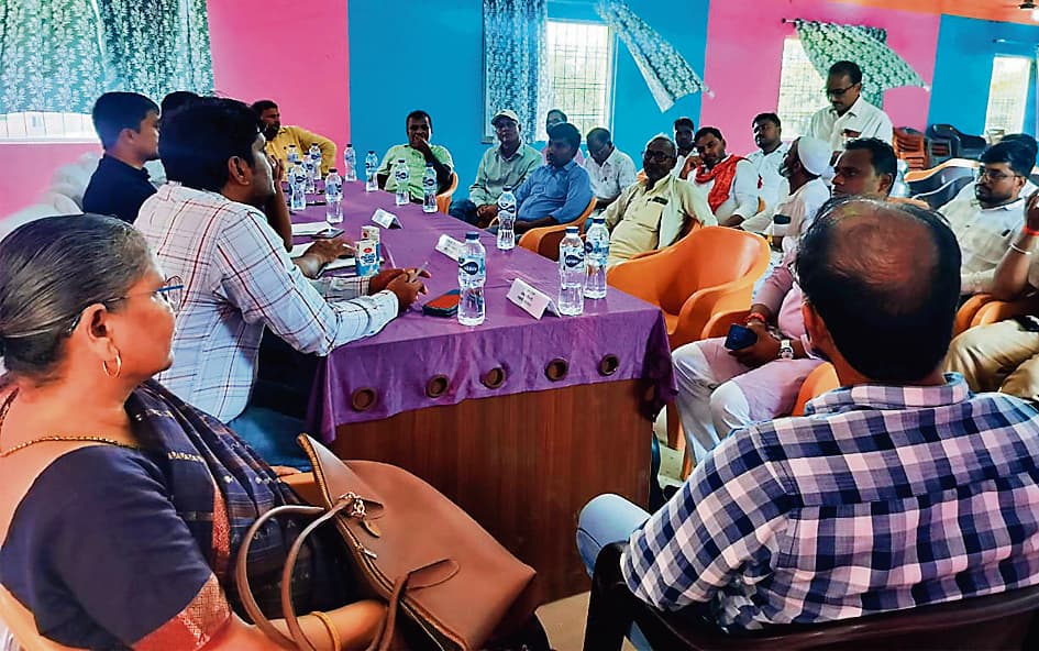 Gopalganj News : पंचदेवरी में पंस की बैठक में छाये रहे कई मामले, बिजली कंपनी की उदासीनता पर भी उठे सवाल