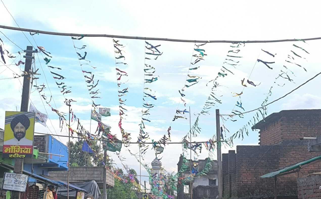 ईद मिलादुन्नबी को लेकर जगह-जगह सजाये जा रहे तोरणद्वार