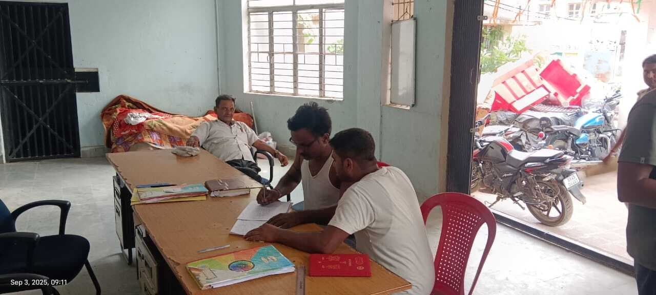 kaimur News : मां के दाह-संस्कार के लिए जा रहे बेटे की सड़क हादसे में मौत