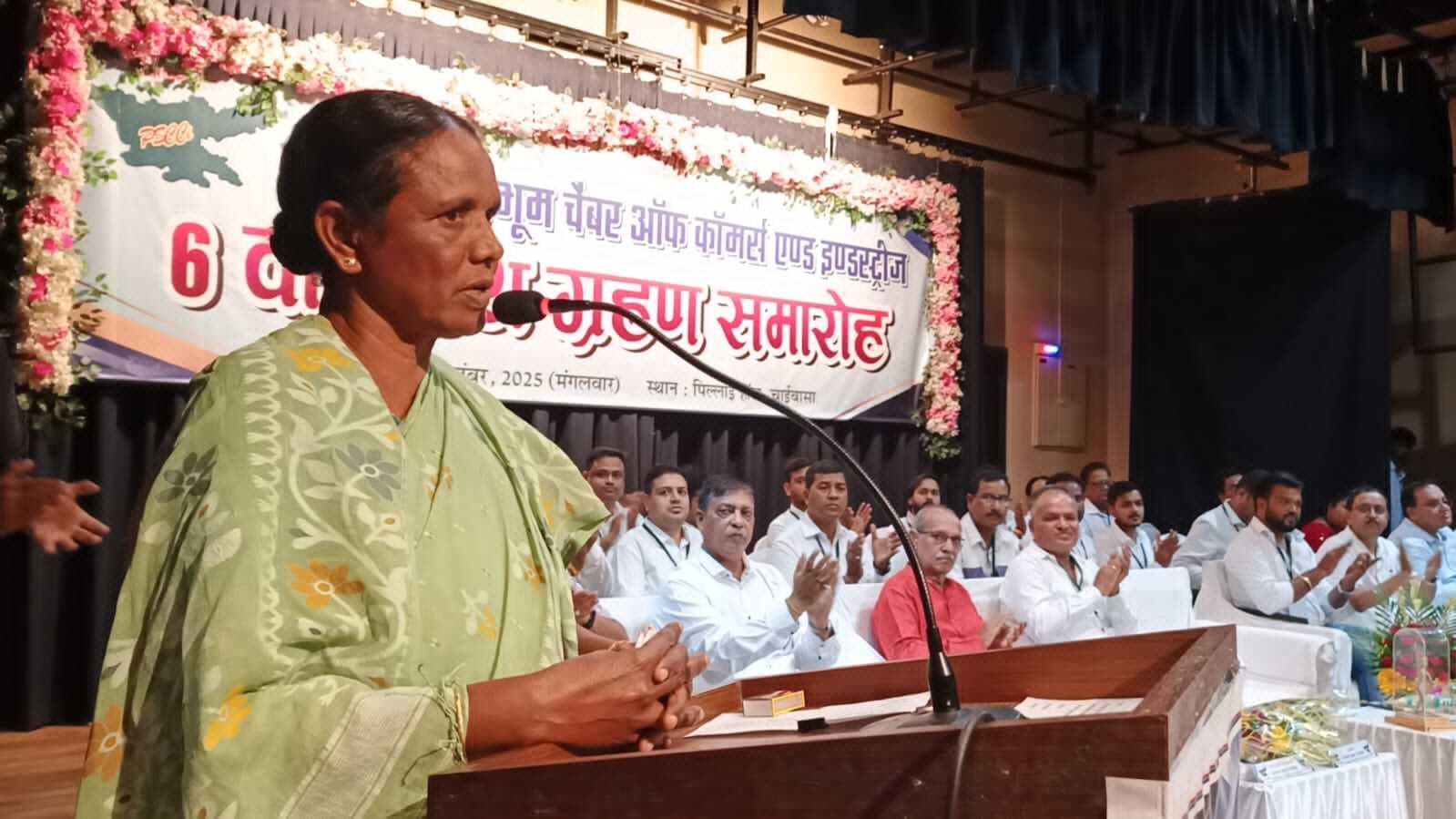 Chaibasa News : चेंबर को नयी ऊंचाई दें, हर व्यापारी को बेहतर माहौल का लक्ष्य रखें : बजरंग