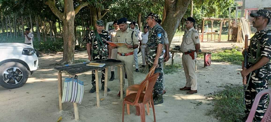 Madhubani News : एसपी ने किया ललमनीयां थाना का निरीक्षण