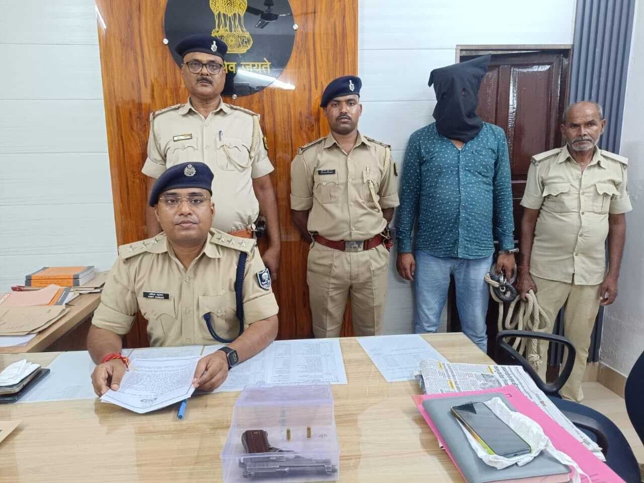 Madhubani News : वाहन चेकिंग के दौरान पिस्टल व कारतूस के साथ युवक धराया, एक बाइक जब्त