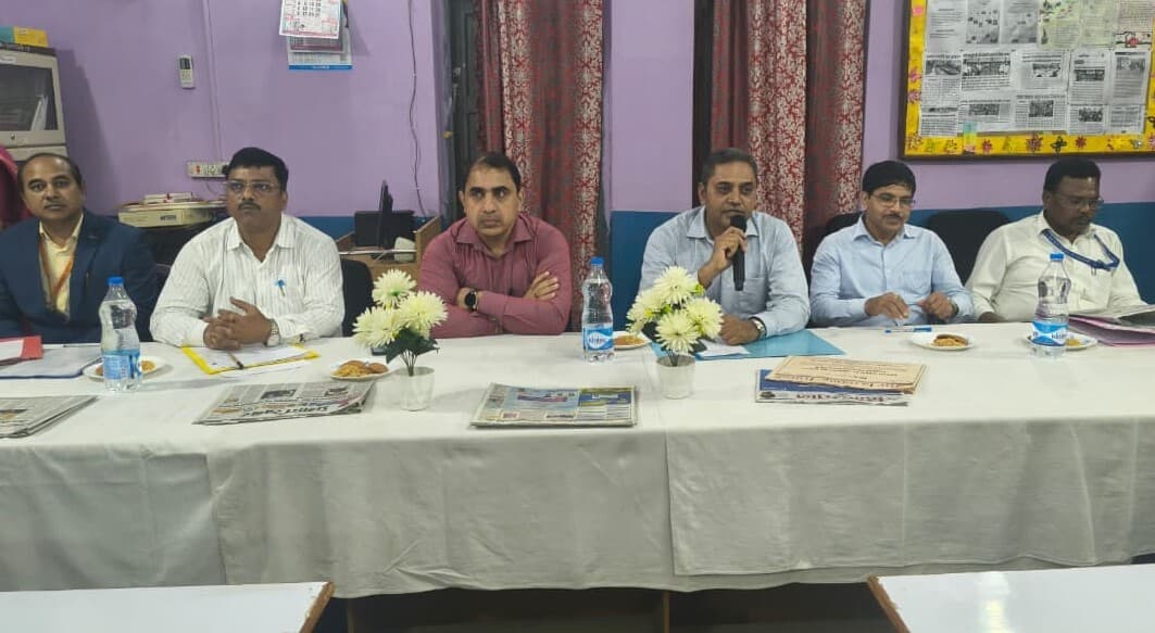 Bokaro News : पैनल टीम ने स्कूल का किया निरीक्षण