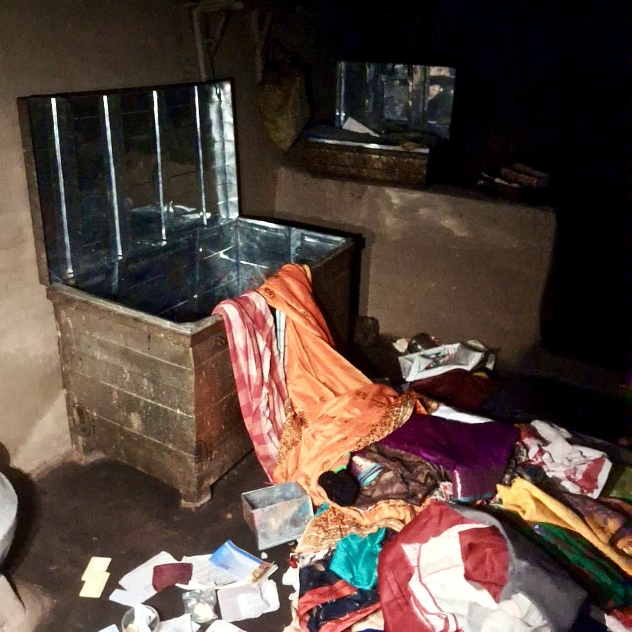 East Singhbhum News : तामुकपाल में दिनदहाड़े चोरी नकद और जेवरात ले गये चोर