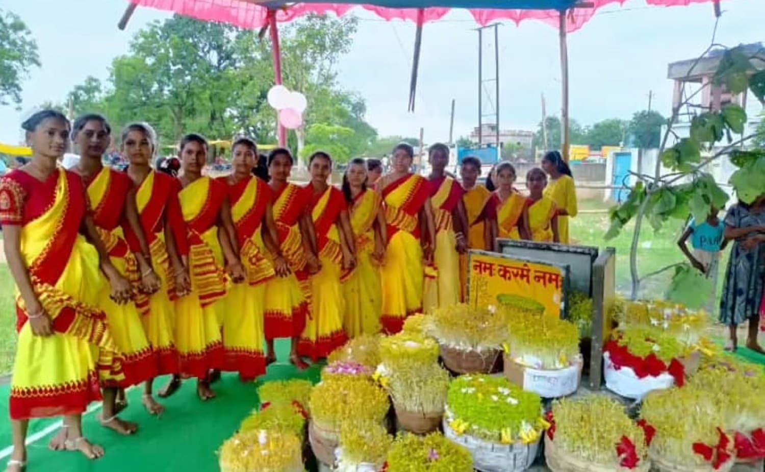 Bokaro News : चंदनकियारी के बोआ डूंगरी में करम महोत्सव का आयोजन