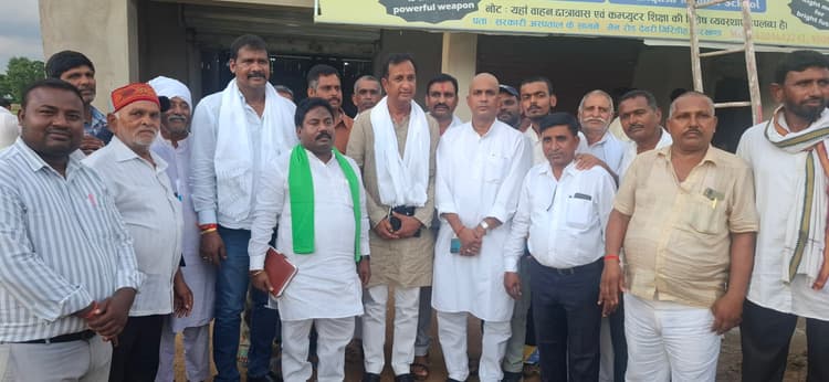 Giridih News: कांग्रेस के कार्यकर्ताओं से रायशुमारी की गयी