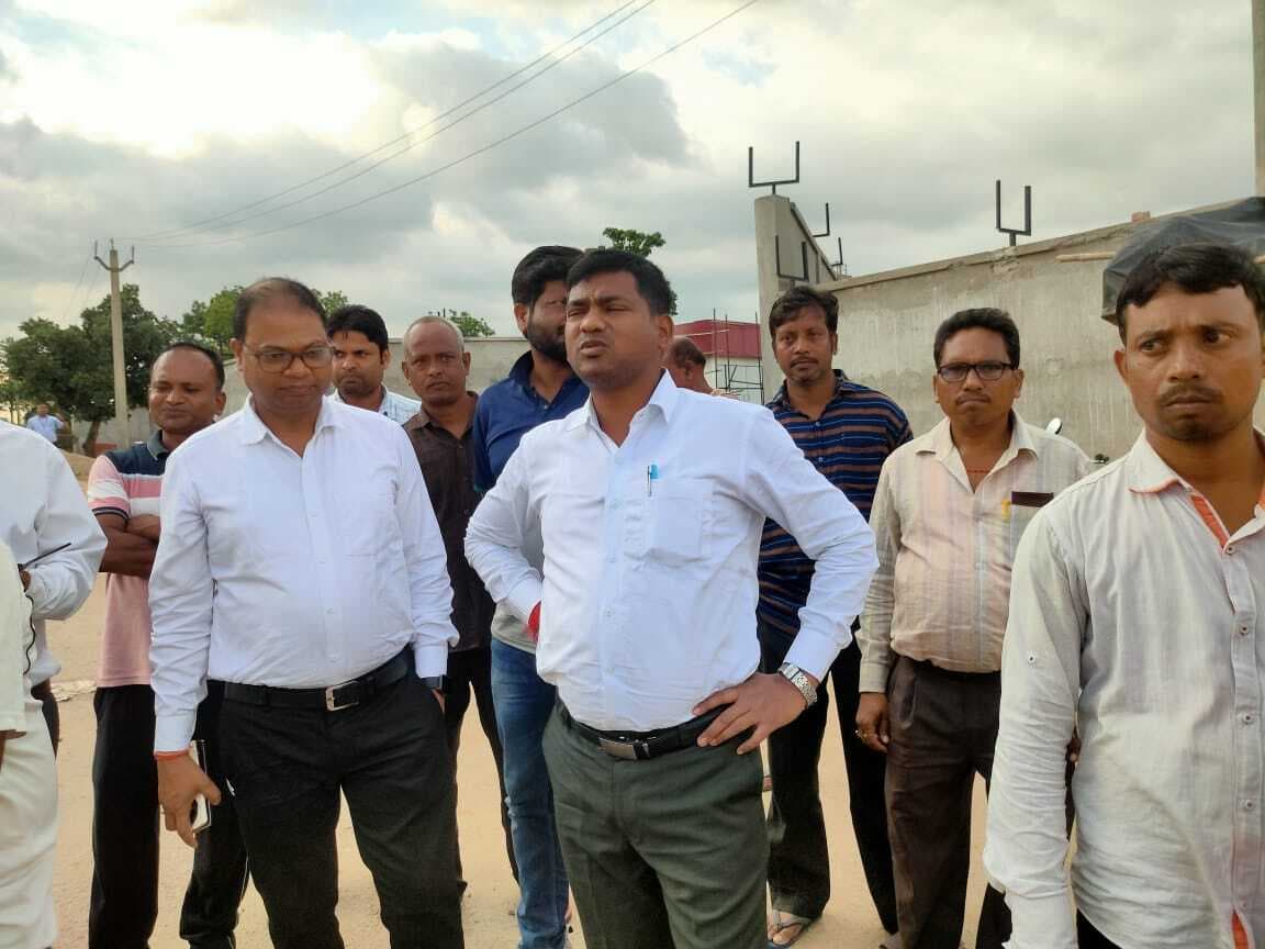 Bokaro News : रैयतों ने ओएनजीसी प्लांट का गेट किया जाम