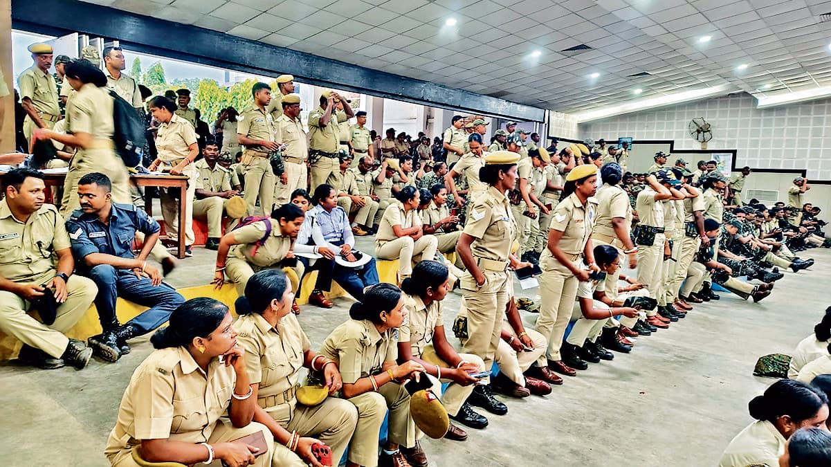 Rourkela News: राजगांगपुर में गणेशोत्सव की विसर्जन शोभायात्रा के लिए 25 प्लाटून पुलिस बल तैनात, शहर छावनी में तब्दील