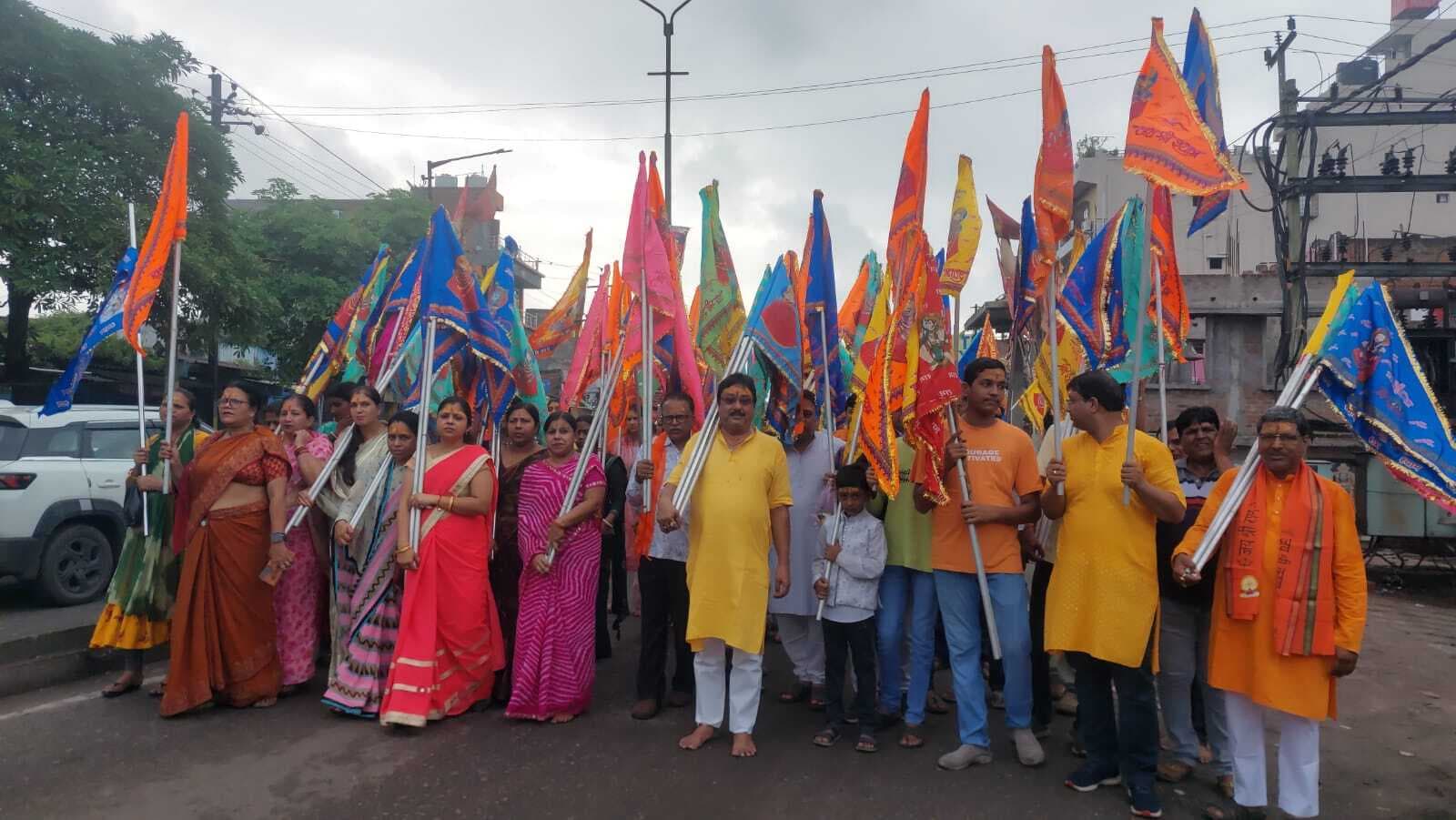 Bokaro News : श्याम भक्तों ने फुसरो में निकाली निसान यात्रा