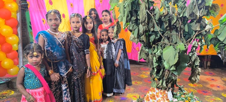 Giridih News: गिरिडीह में प्रकृति व आस्था का पर्व करमा