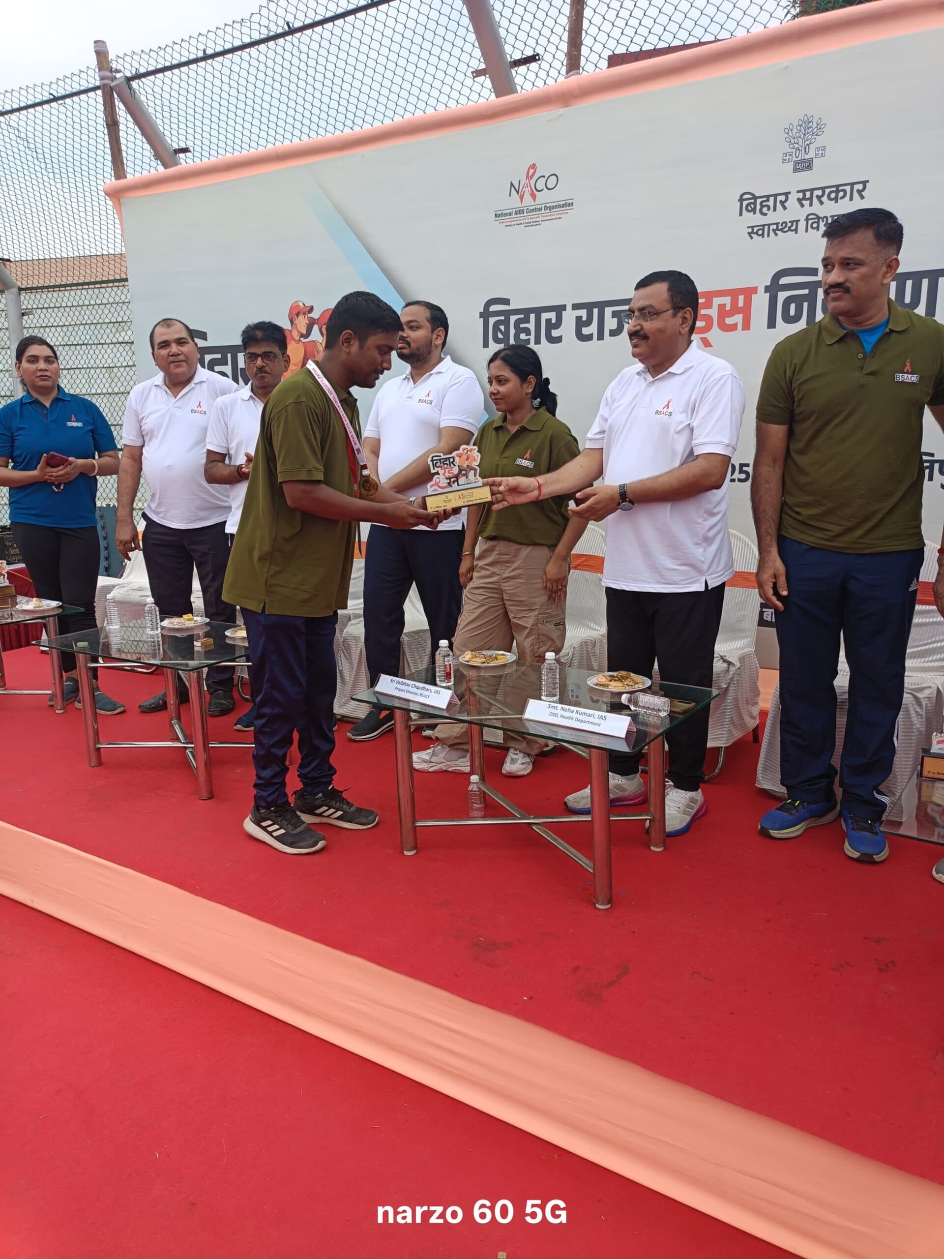 रेड रिबन क्लब में उत्कृष्ट कार्य के लिए कृष्णा कुमार राज्य स्तर पर हुए सम्मानित