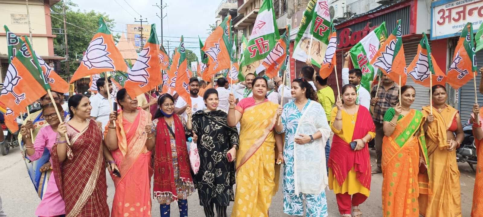 सड़क पर उतरे एनडीए नेताओं और बंद समर्थकों ने की नारेबाजी, एनएच और कलेक्ट्रेट जाम