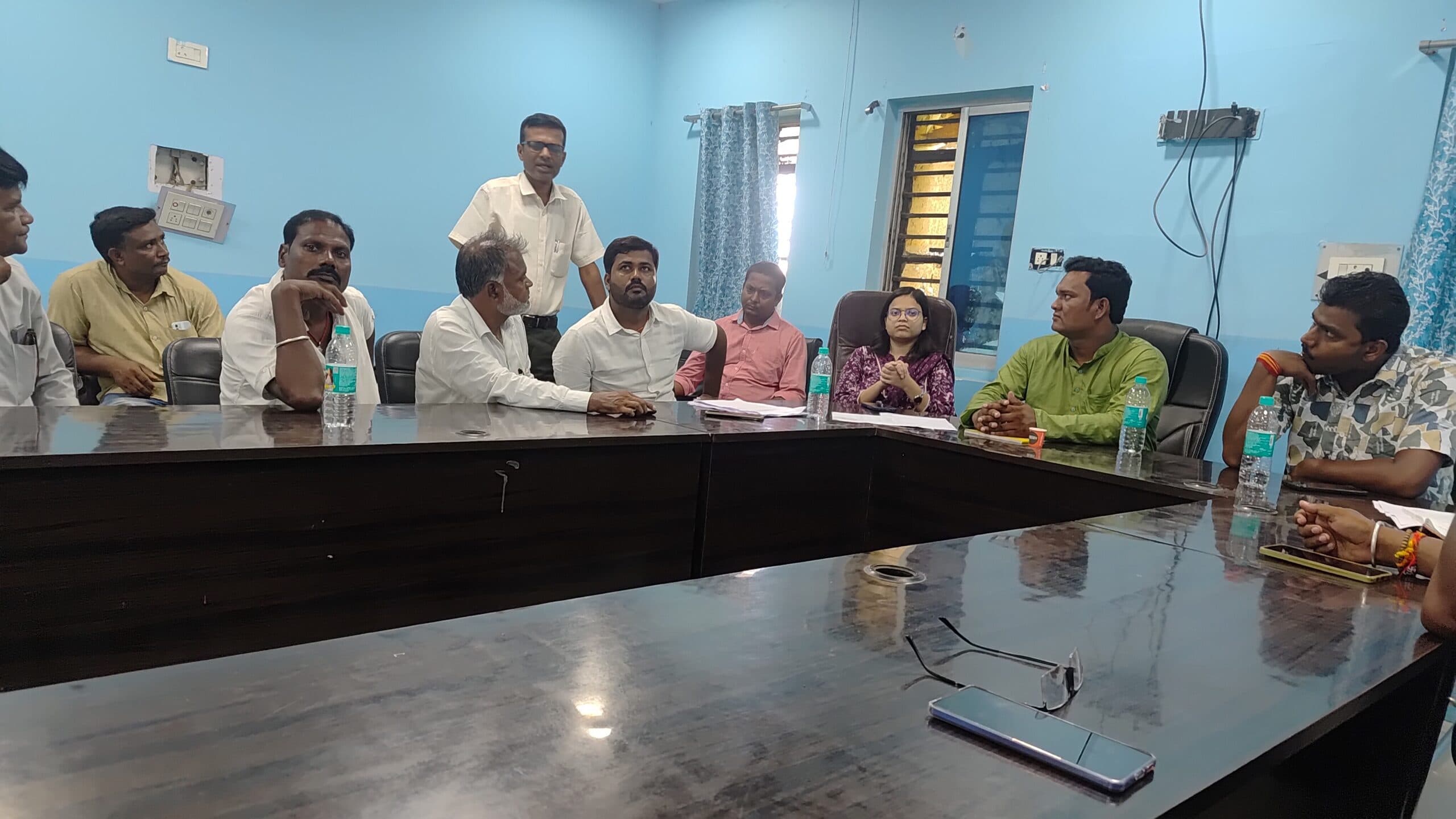 विभिन्न योजनाओं की दी जानकारी