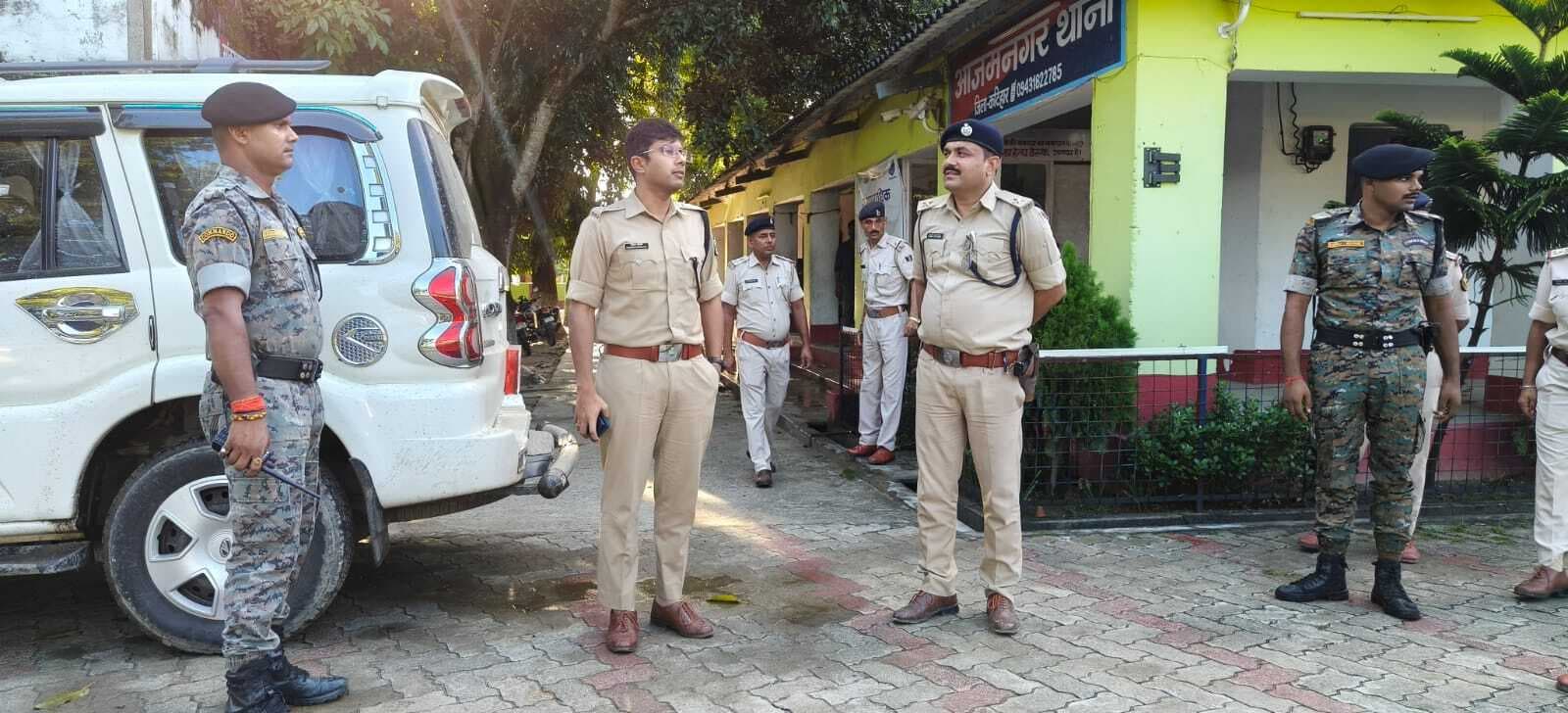 विस चुनाव को एसपी ने पश्चिम बंगाल के सीमावर्ती इलाकों का किया दौरा