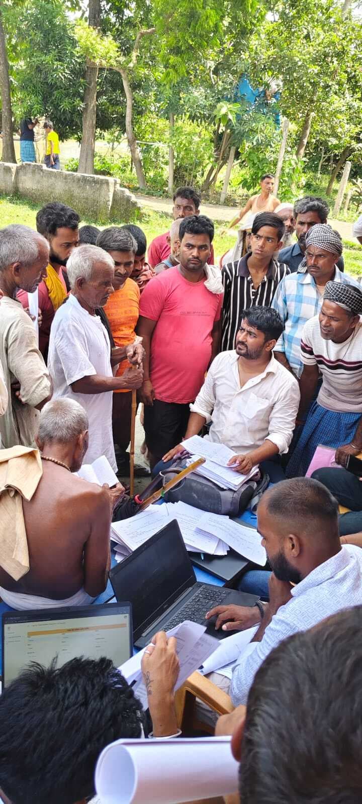 ग्रामीणों के समस्याओं के निपटारे को लेकर डरहार पंचायत में लगा राजस्व शिविर