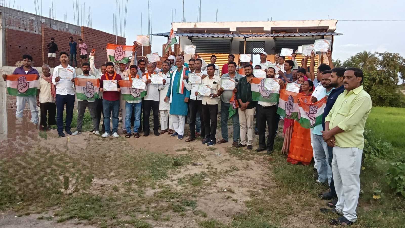 Deoghar news : कांग्रेस ने अपने कार्यकर्ताओं और पदाधिकारियों को सम्मान दिया : प्रो उदय प्रकाश