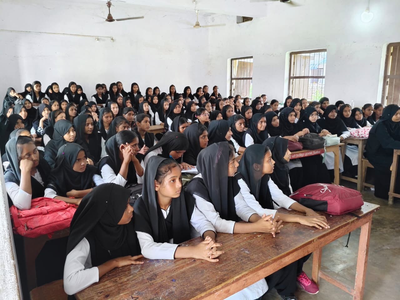 छात्राओं को दी योजनाओं की जानकारी